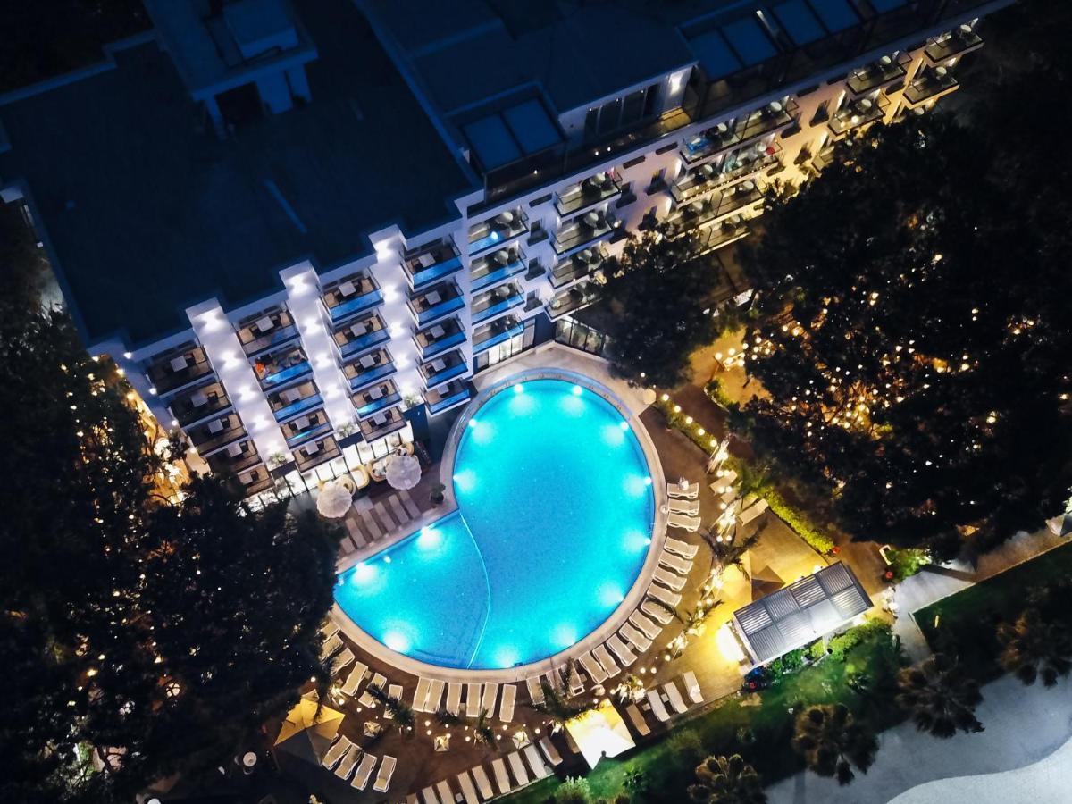 Vm Resort & Spa Golem  Exterior photo