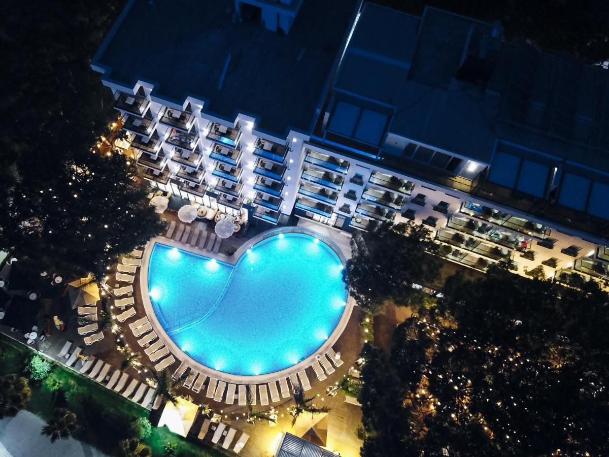 Vm Resort & Spa Golem  Exterior photo